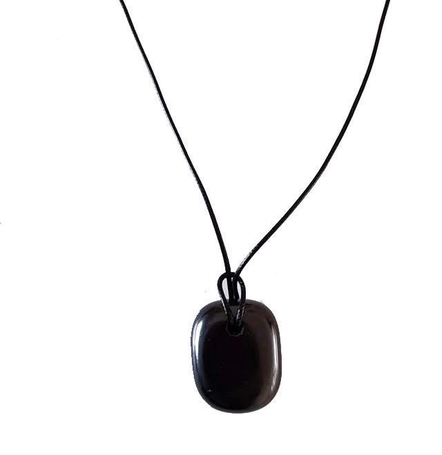 Robuuste gepolijste steen maat Small 1 NIEUW BINNEN!! Robuuste gepolijste en getrommelde Shungite hanger maat small gewicht tussen de 10 en 15 gram